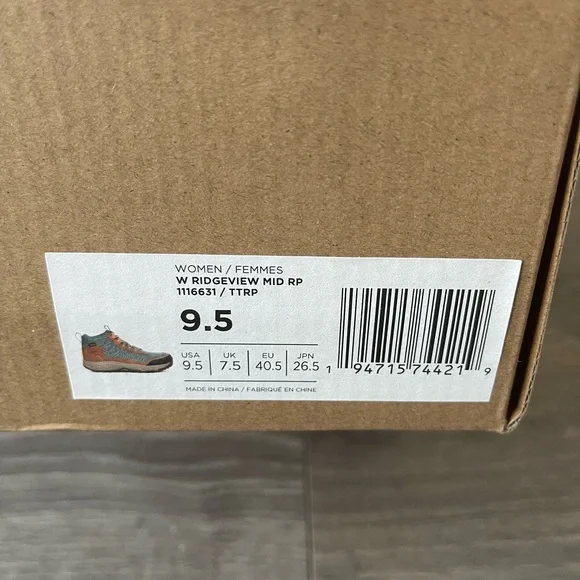 Teva Ridgeview Mid Boots - Picture 2 of 3